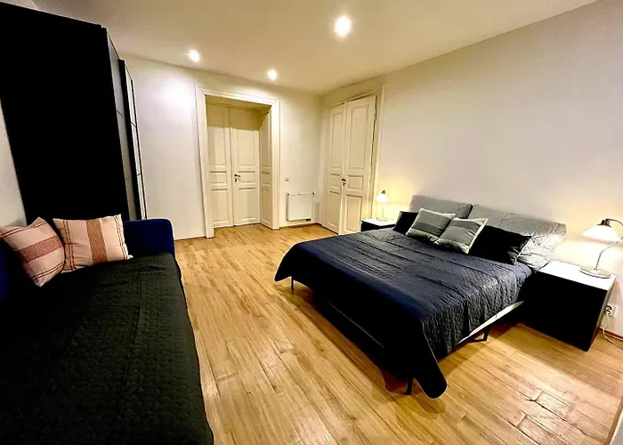 Valentine\'S National Museum Apartments